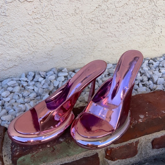 C BARBIE PINK LIQUID METALLIC PLATFORM HEELS PUMPS DANCER PLEASER MIRROR RAINBOW - Picture 6 of 16